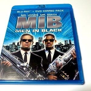Blu-ray + DVD combo pack of the movie Men in Black